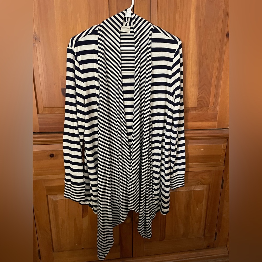 Zenergy by Chico’s asymmetrical open front cardigan